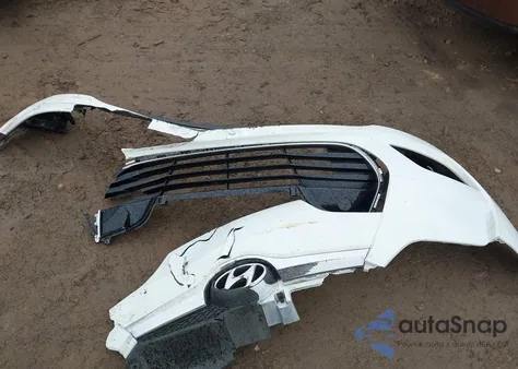 2012 Hyundai Veloster Base W/Red/Black z USA, uszkodzony, nr VIN KMHTC6AD9CU066046